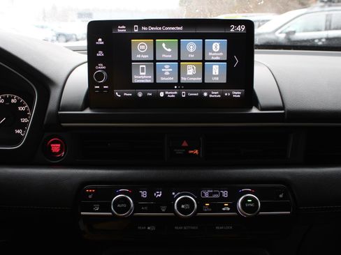 Used 2025 Honda Pilot EX-L image 12