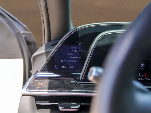 Certified 2023 Cadillac Escalade Premium Luxury w/ Performance Package image 15