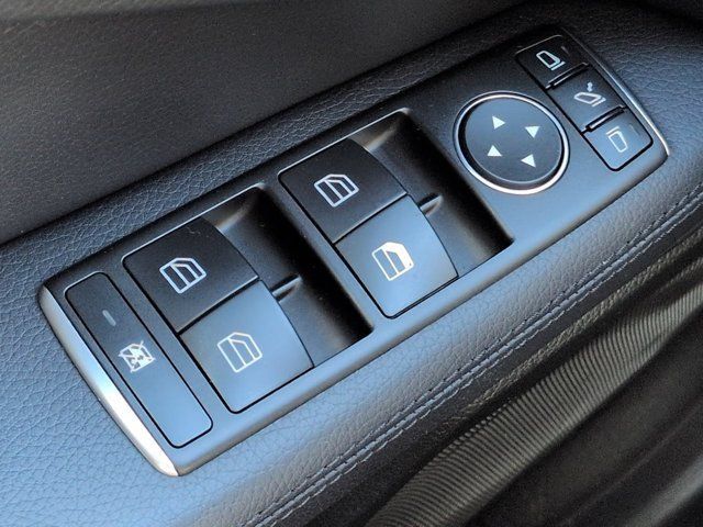 Certified 2016 Mercedes-Benz E 350 4MATIC Sedan image 22