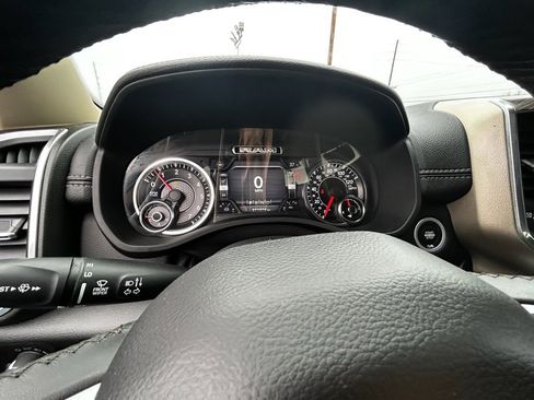 Used 2019 RAM 1500 Laramie image 11