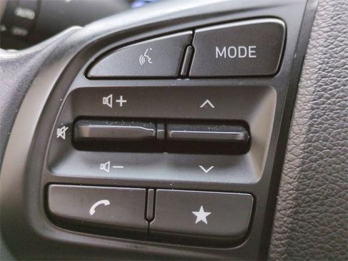 Certified 2024 Hyundai Venue SEL image 29