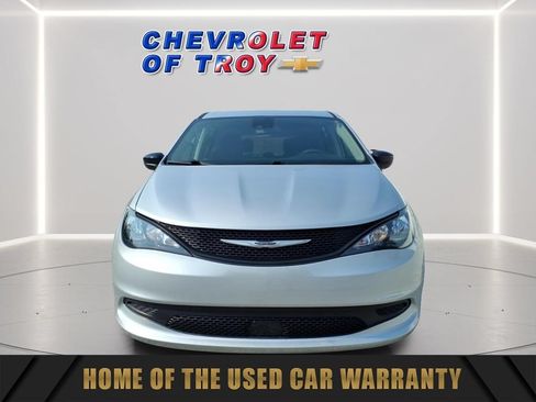 Used 2024 Chrysler Voyager LX FWD image 2