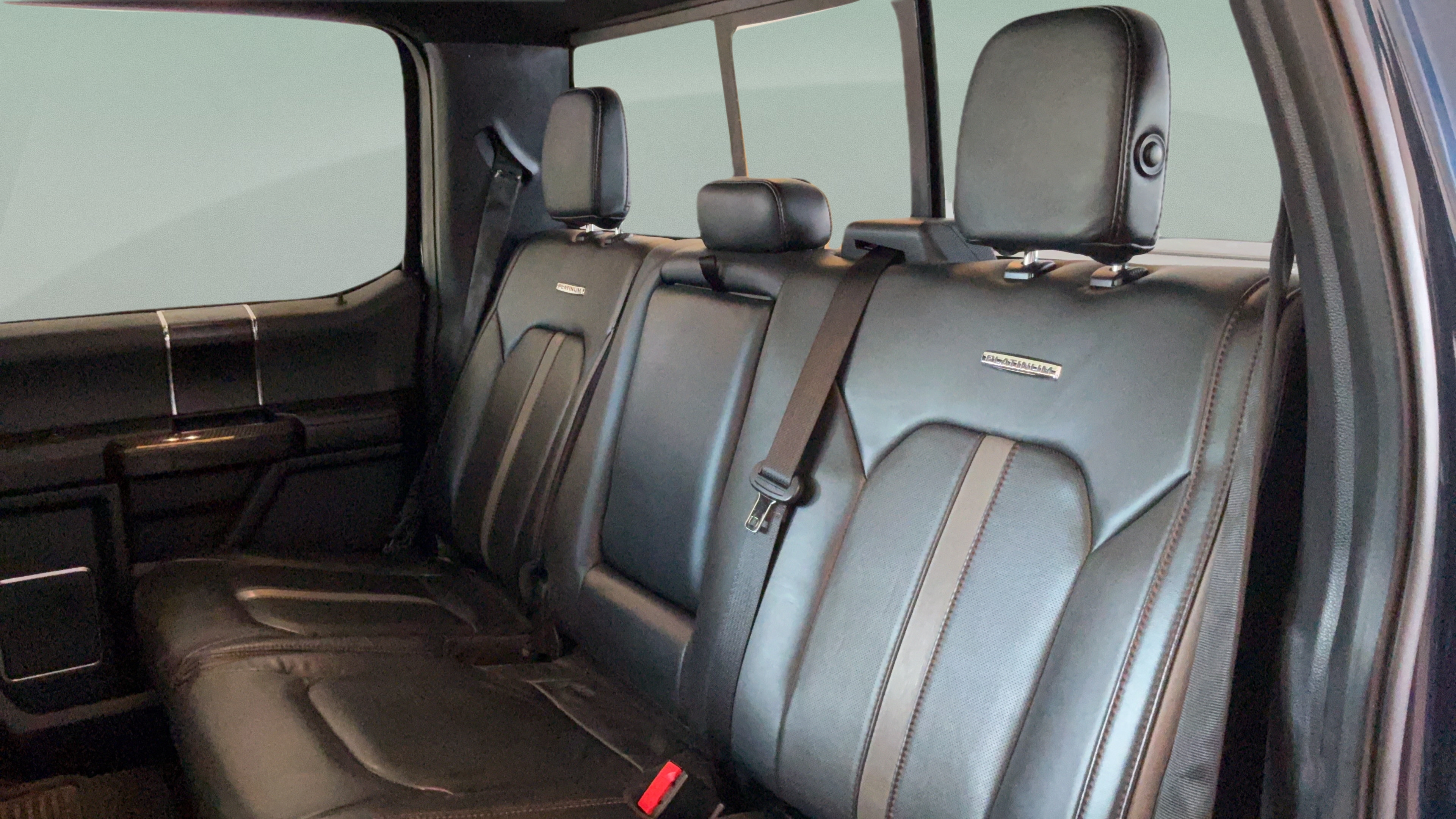 Used 2018 Ford F150 Platinum w/ Equipment Group 701A Luxury AWD/4WD image 33