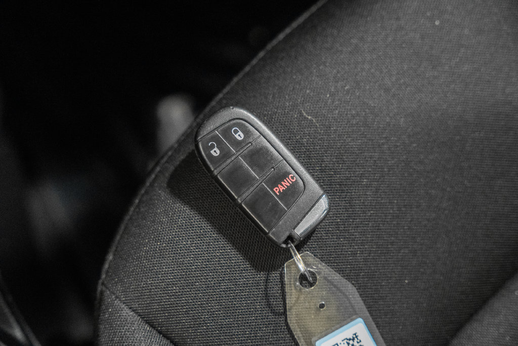 Certified 2018 Jeep Renegade Latitude AWD/4WD image 40