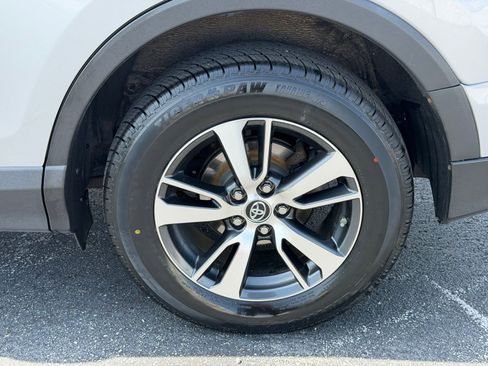 Used 2016 Toyota RAV4 XLE AWD/4WD image 30