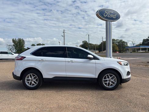 Used 2024 Ford Edge SEL w/ Convenience Package image 6