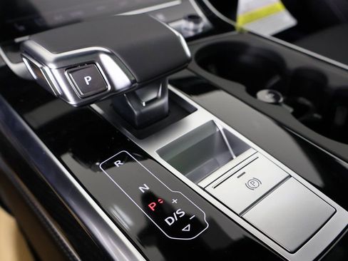 New 2025 Audi Q7 3.0T Premium Plus image 3