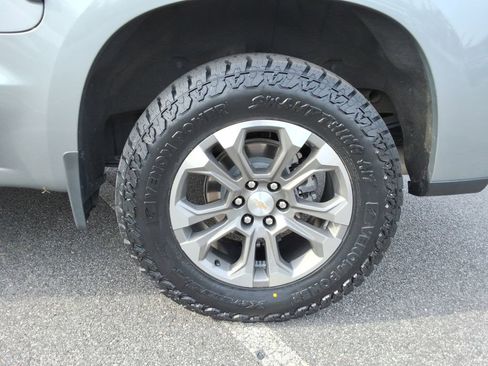 Used 2023 Chevrolet Silverado 1500 High Country w/ Technology Package AWD/4WD image 15