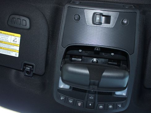 Used 2022 Ford F250 Platinum w/ FX4 Off-Road Package image 34