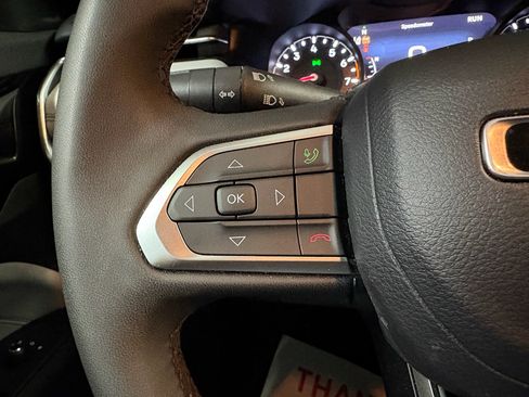 Used 2025 Jeep Compass Limited AWD/4WD image 17
