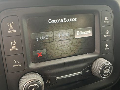 Used 2017 Jeep Renegade Altitude image 9