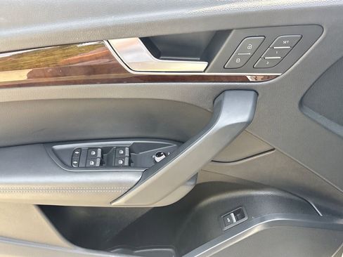 Used 2020 Audi Q5 2.0T Premium Plus w/ Premium Plus Package AWD/4WD image 17