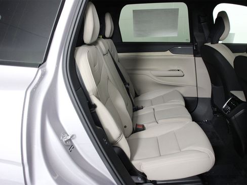 New 2026 Volvo EX90 Plus image 11