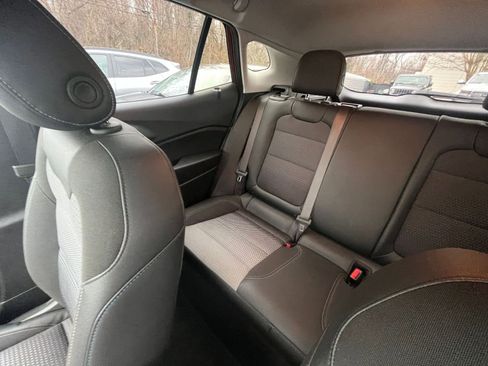 Used 2025 Chevrolet Trax LT w/ LT Convenience Package image 33