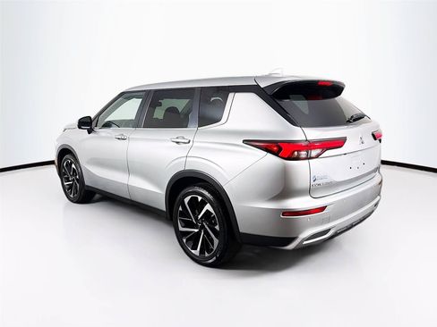 Used 2024 Mitsubishi Outlander SE AWD/4WD image 5