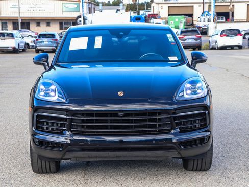 Used 2021 Porsche Cayenne Coupe image 2
