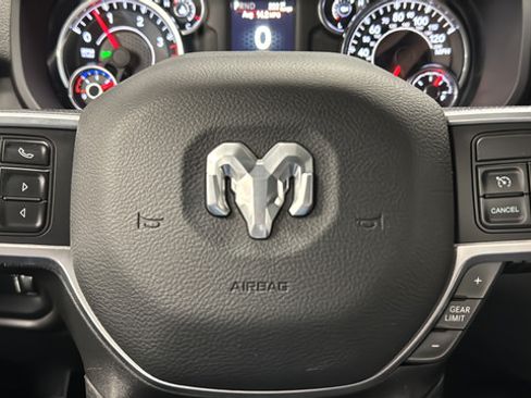 Used 2022 RAM 2500 Big Horn AWD/4WD image 15