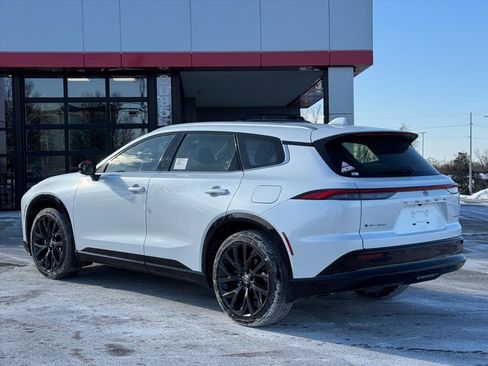 New 2025 Toyota Crown Signia image 3