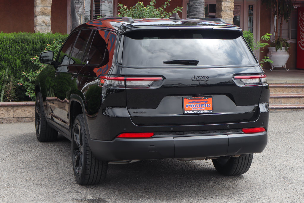 Used 2024 Jeep Grand Cherokee L Altitude AWD/4WD image 6