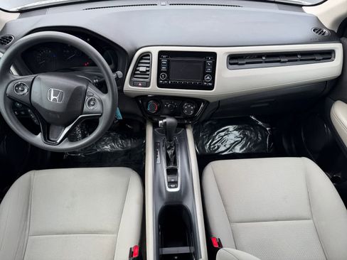 Used 2019 Honda HR-V LX image 6