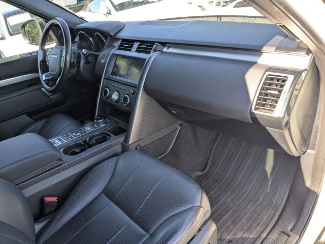 Used 2020 Land Rover Discovery Landmark AWD/4WD image 18