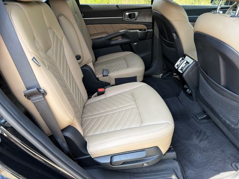 Used 2024 Kia Sorento SX Prestige w/ Olive Brown Leather Package AWD/4WD image 15