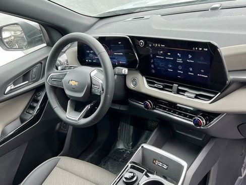 New 2026 Chevrolet Equinox LT w/ Convenience Package II image 23