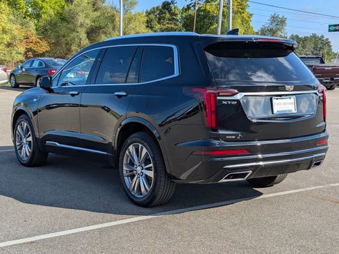 Used 2023 Cadillac XT6 Premium Luxury image 6