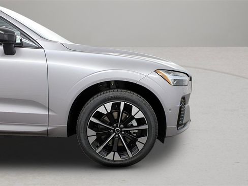 New 2026 Volvo XC60 B5 Plus w/ Protection Package Premier image 31
