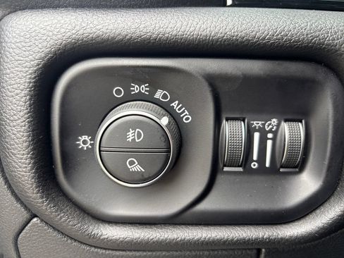 Used 2025 RAM 1500 Laramie w/ Night Edition AWD/4WD image 18