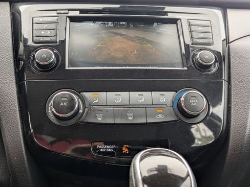 Used 2022 Nissan Rogue Sport S image 14