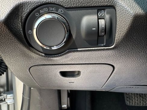 Used 2014 Chevrolet Cruze LT image 9