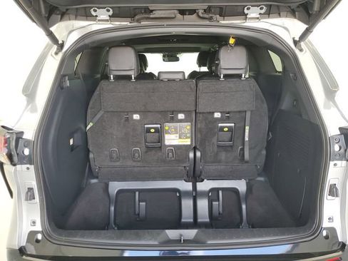 Used 2024 Toyota Sienna XSE w/ XSE Premium Package image 10