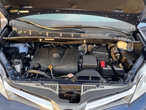 Used 2020 Toyota Sienna XLE Premium image 35