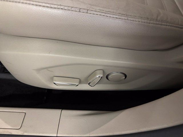 Used 2017 Ford Fusion SE FWD image 9