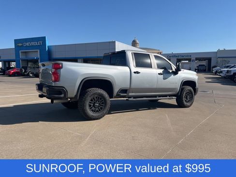 Used 2024 Chevrolet Silverado 2500 ZR2 w/ Technology Package image 6