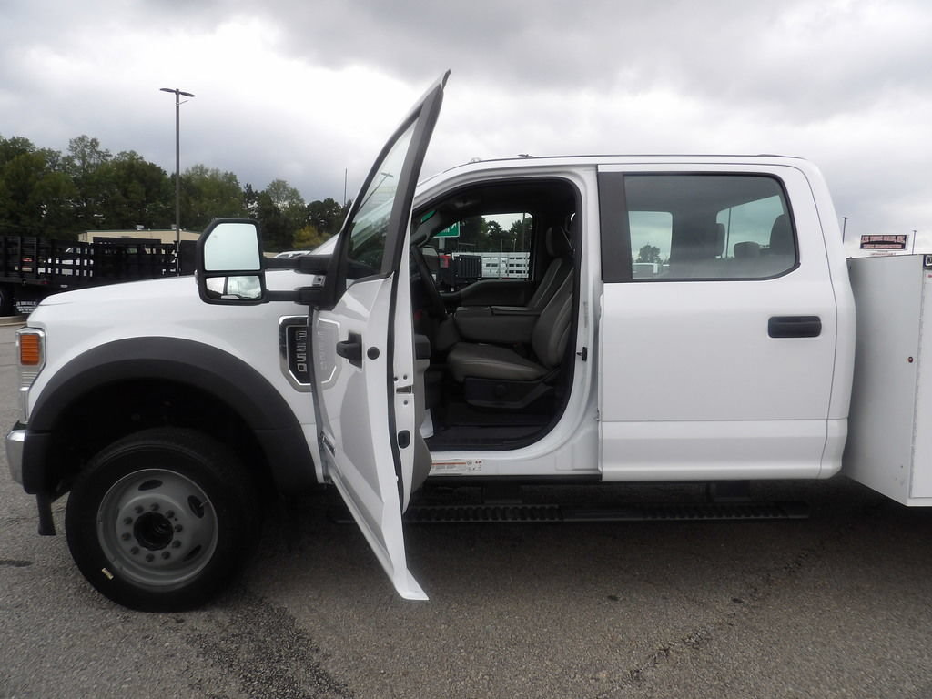 Used 2022 Ford F550 2WD Crew Cab Super Duty w/ Power Equipment Group image 13