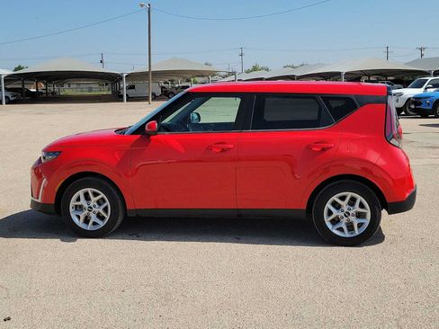 Used 2025 Kia Soul LX w/ LX Technology Package FWD image 5