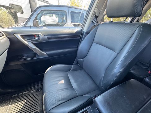Used 2017 Lexus GX 460 image 56