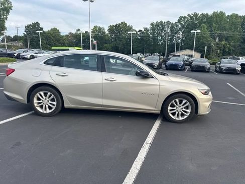 Used 2016 Chevrolet Malibu LT FWD image 2