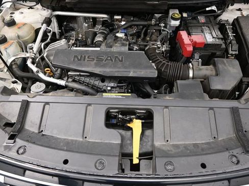 Used 2024 Nissan Rogue S image 15