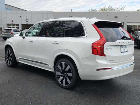 Certified 2024 Volvo XC90 T8 Plus w/ Protection Package Premier AWD/4WD image 4