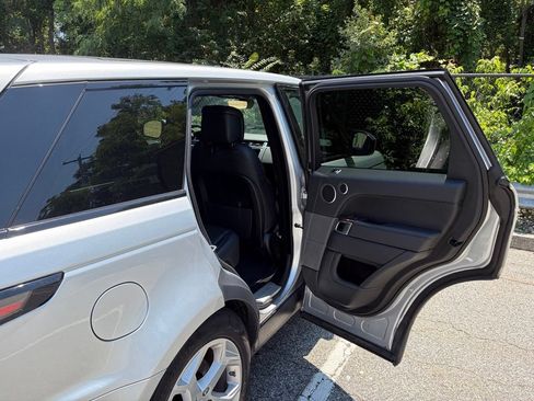 Used 2020 Land Rover Range Rover Sport HSE AWD/4WD image 18