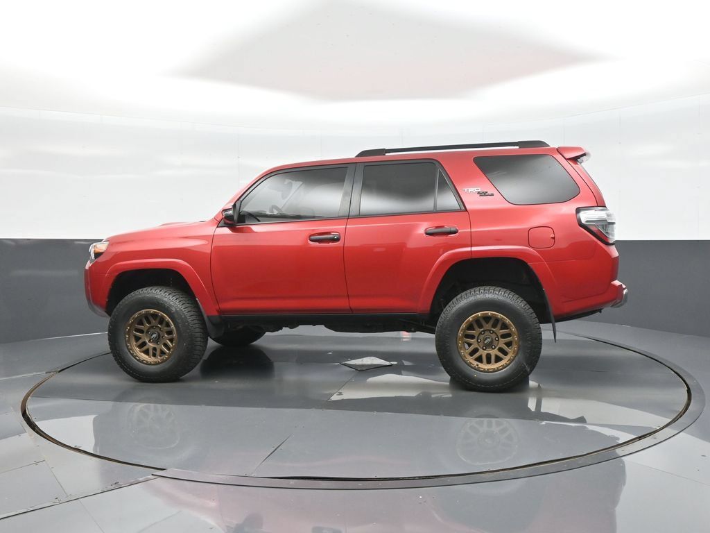 Used 2022 Toyota 4Runner TRD Off-Road Premium AWD/4WD image 4