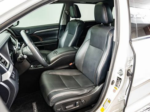 Used 2017 Toyota Highlander Limited w/ Protection Package #3 AWD/4WD image 25