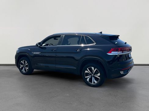 Used 2026 Volkswagen Atlas Cross Sport SE image 3