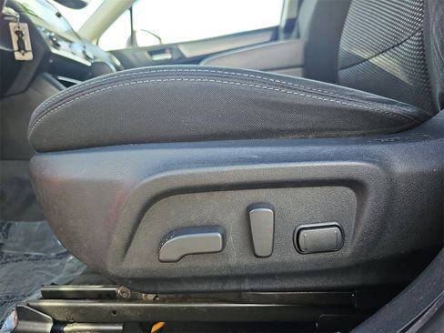 Used 2017 Subaru Outback 2.5i Premium image 30