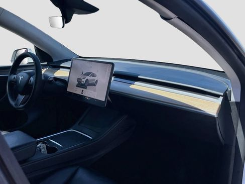 Used 2024 Tesla Model Y Long Range AWD/4WD image 30