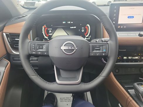 New 2026 Nissan Rogue Platinum image 14