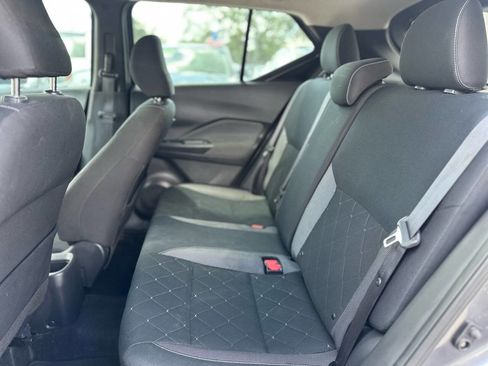 Used 2019 Nissan Kicks SV image 21